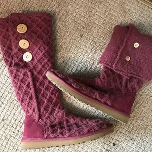 SALE❗️LIKE NEW CLASSIC CARDY UGG BOOT